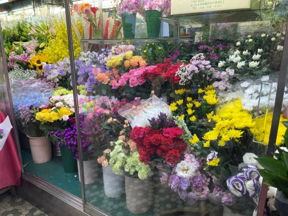 「花とりい」　（東京都足立区）の花屋店舗写真3